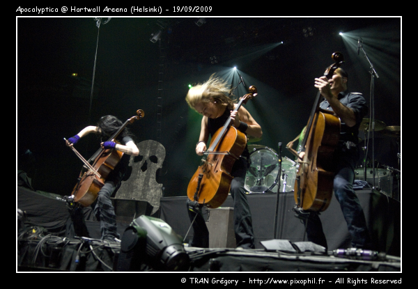 20090919-HartwallAreena-Apocalyptica-66-C.jpg