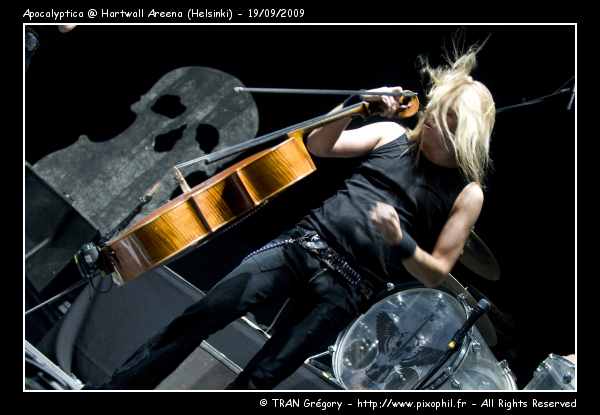 20090919-HartwallAreena-Apocalyptica-85-C.jpg