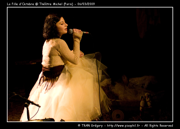 20090306-TheatreMichel-LaFilledOctobre-2-C.jpg