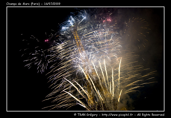 20090714-ChampsDeMars-Fireworks-Prev-10-C.jpg